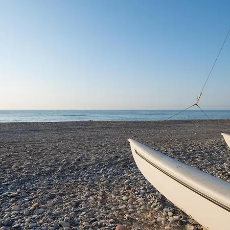 Global Properties, Adosado En Primera Linea De Playa Con Vistas Al Mar *