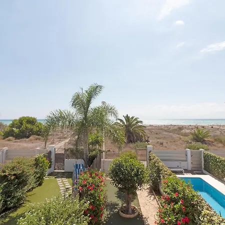Global Properties, Adosado En Primera Linea De Playa Con Vistas Al Mar *