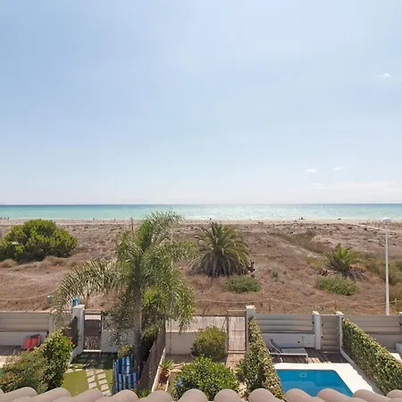 Global Properties, Adosado En Primera Linea De Playa Con Vistas Al Mar Holiday home *
