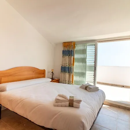 Global Properties, Adosado En Primera Linea De Playa Con Vistas Al Mar *