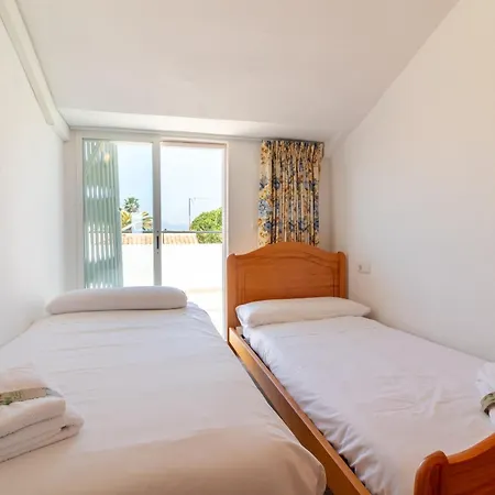 Global Properties, Adosado En Primera Linea De Playa Con Vistas Al Mar Holiday home