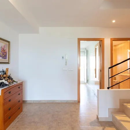 Global Properties, Adosado En Primera Linea De Playa Con Vistas Al Mar *